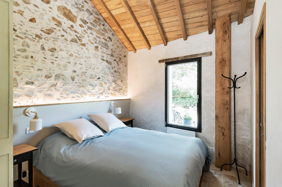 2025 CHAPELLE THIREUIL Hall